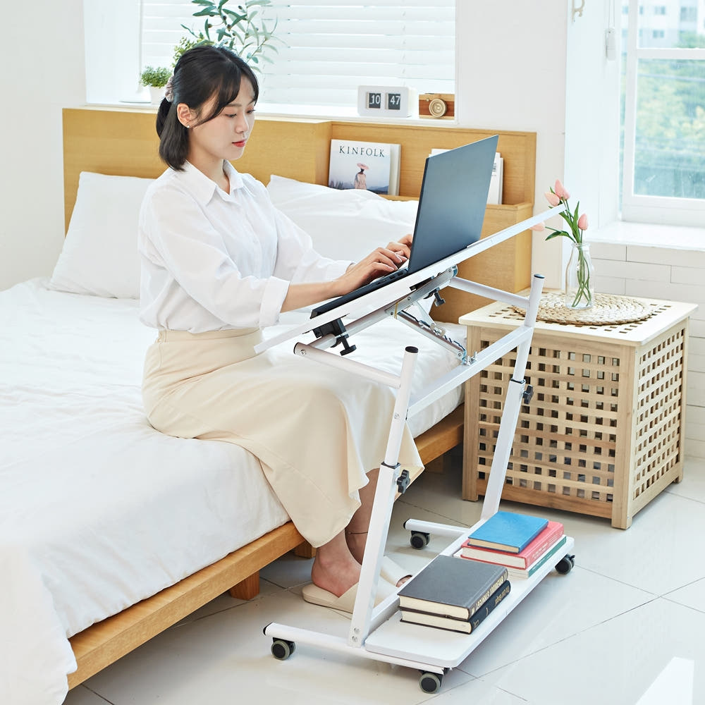 바퀴달린 각도 이동식 간이 쇼파 테이블 미니 침대용 책상 침대 위 높낮이조절