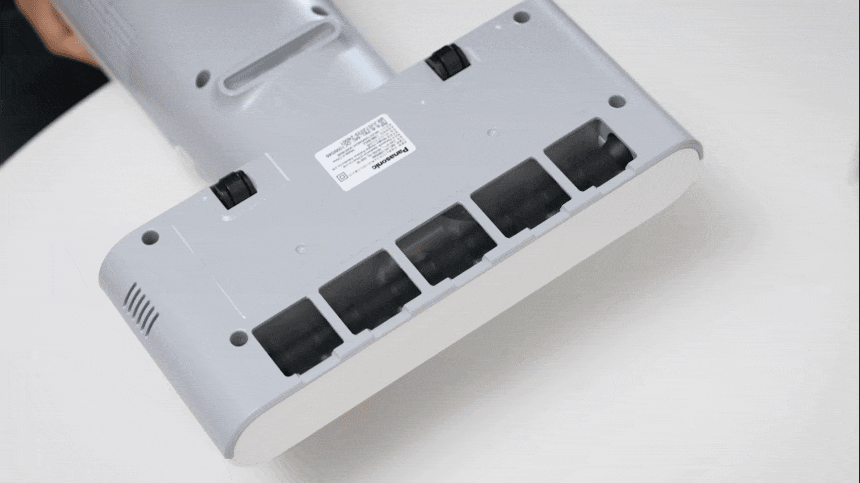 고주차 진동을 두두려 청소한다